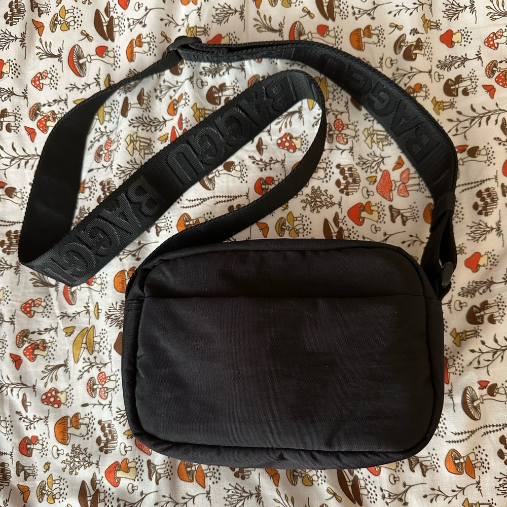 Baggu Camera Crossbody Bag - Picture 1 of 6